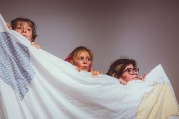 ragazzi under 35 in scena