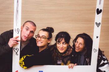 ragazzi under 35 che partecipano al festival Trallallero